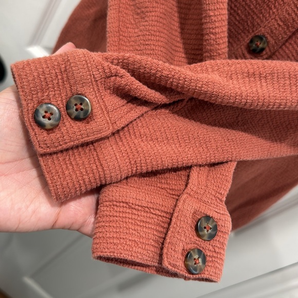 Madewell Long Sleeve Button Down Top - Picture 4 of 11